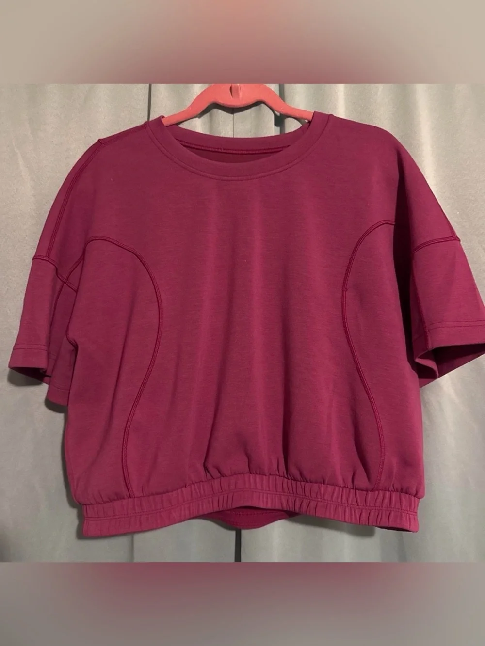 Cropped Lululemon magenta short sleeve sweatshirt